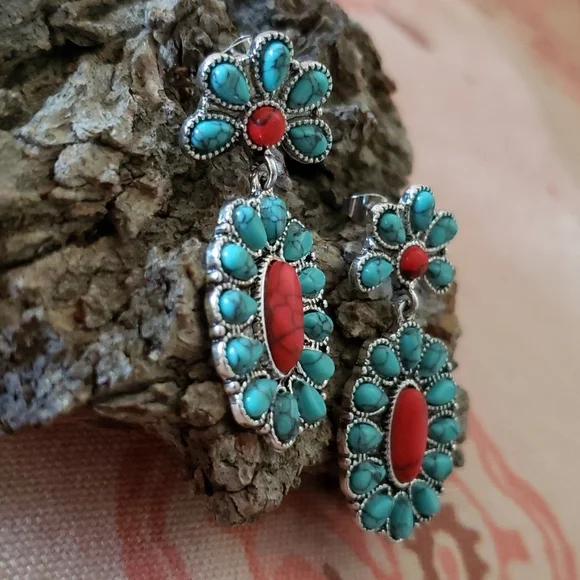 Turquoise Earrings. Western Country Cowgirl Cowboy Horse Rodeo Festival Flower - Picture 7 of 11